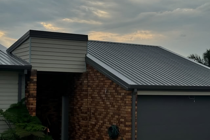 Common Re-Roofing Mistakes and How Specialists Avoid Them