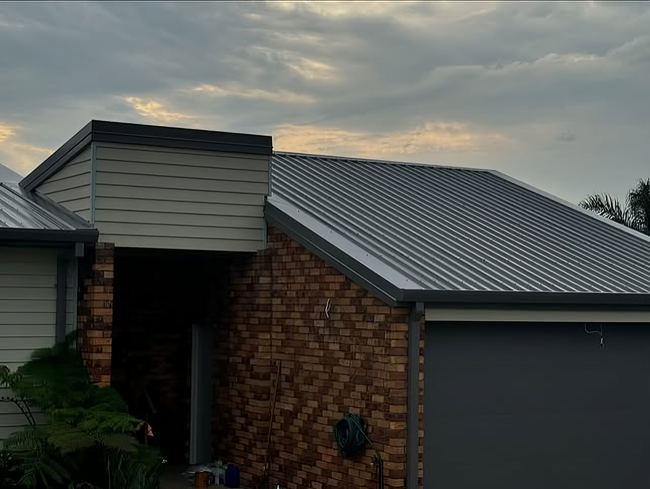 Common Re-Roofing Mistakes and How Specialists Avoid Them